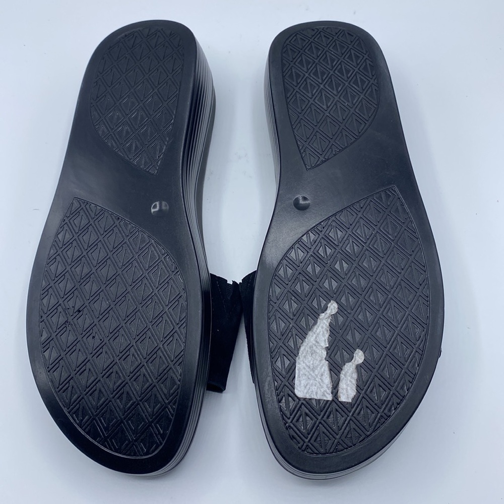 Donald J. Pliner Black Sandals - Picture 7 of 8